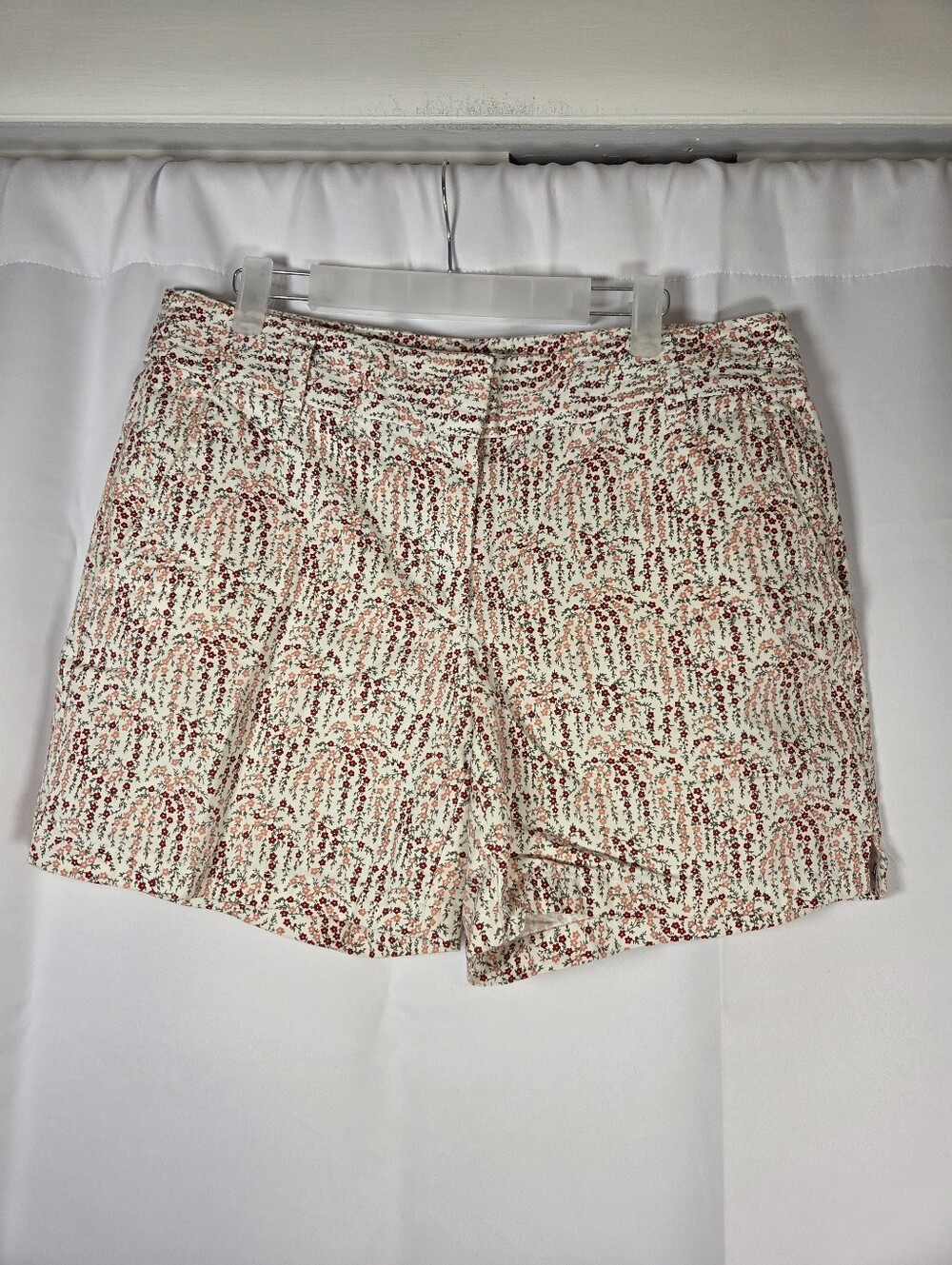Ann Taylor Loft 6" Chino Shorts Floral Cotton Women's Size 6